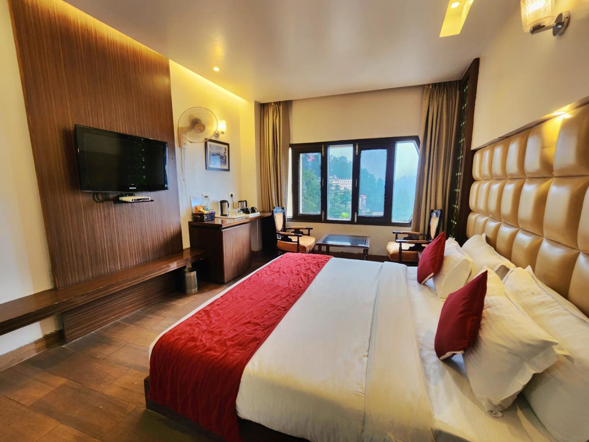 Hotel Surya シムラー エクステリア 写真