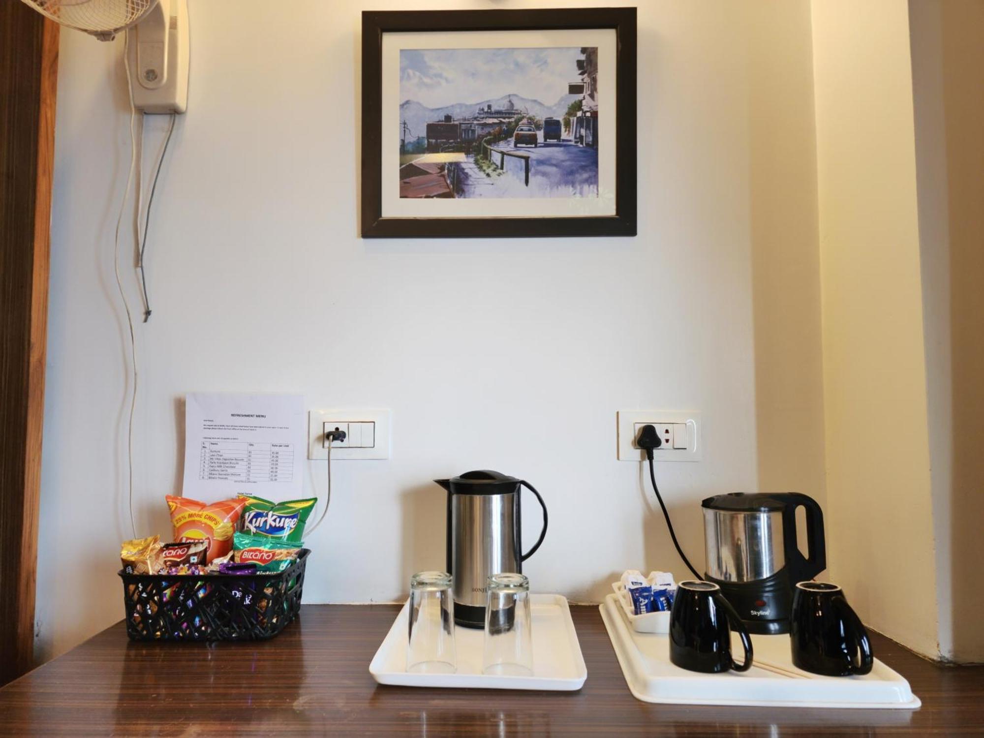 Hotel Surya シムラー エクステリア 写真