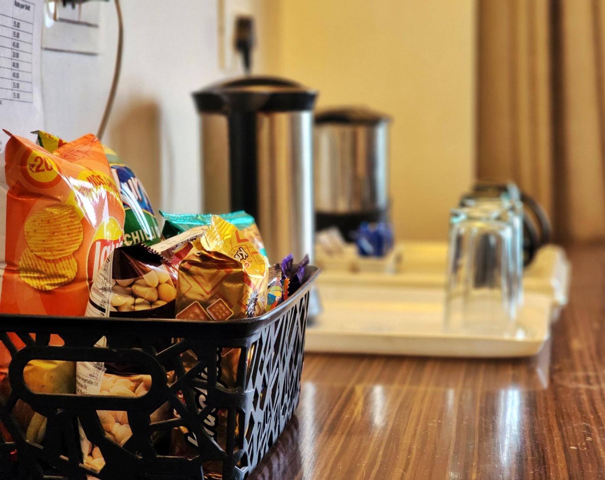 Hotel Surya シムラー エクステリア 写真