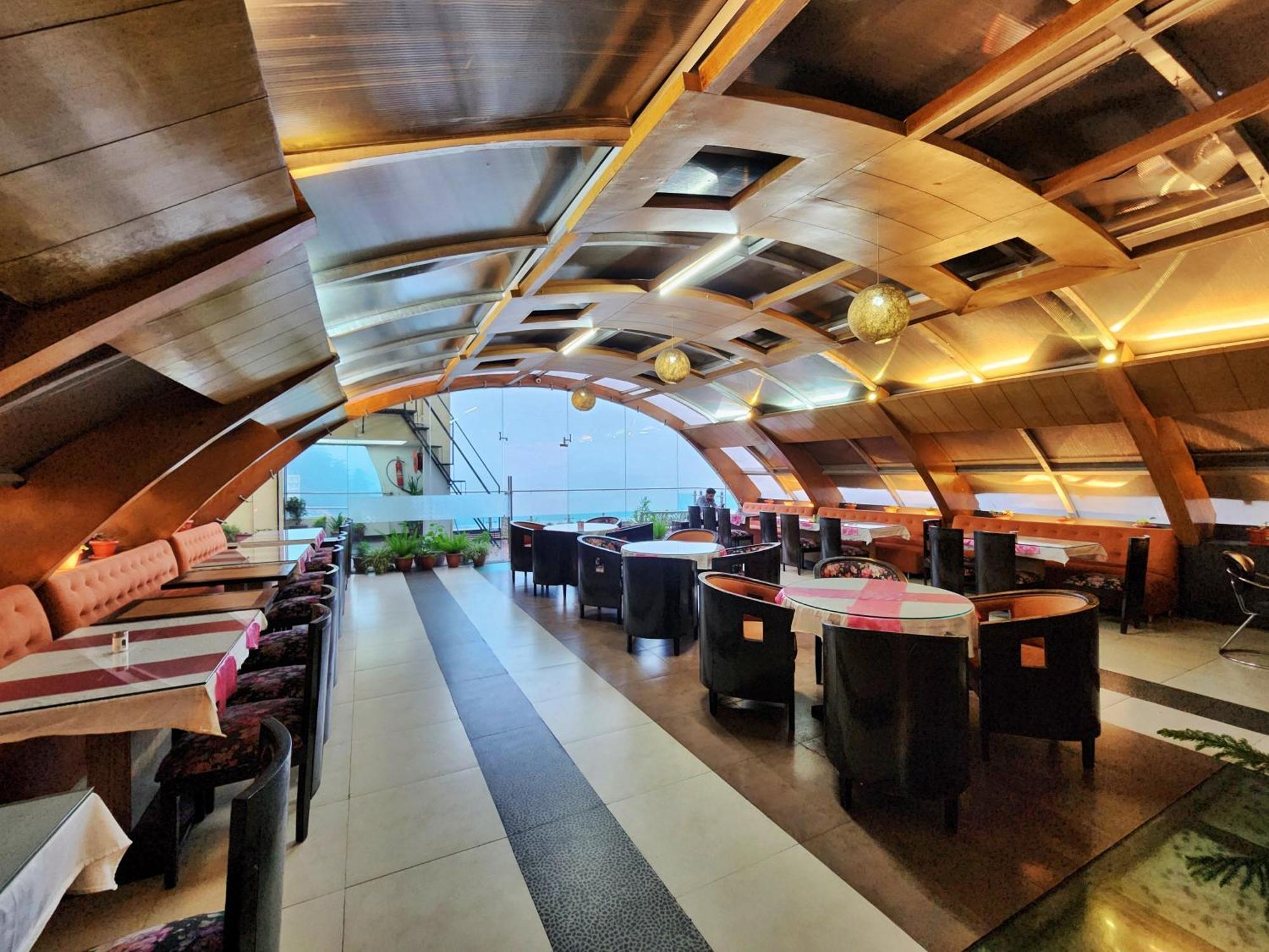 Hotel Surya シムラー エクステリア 写真
