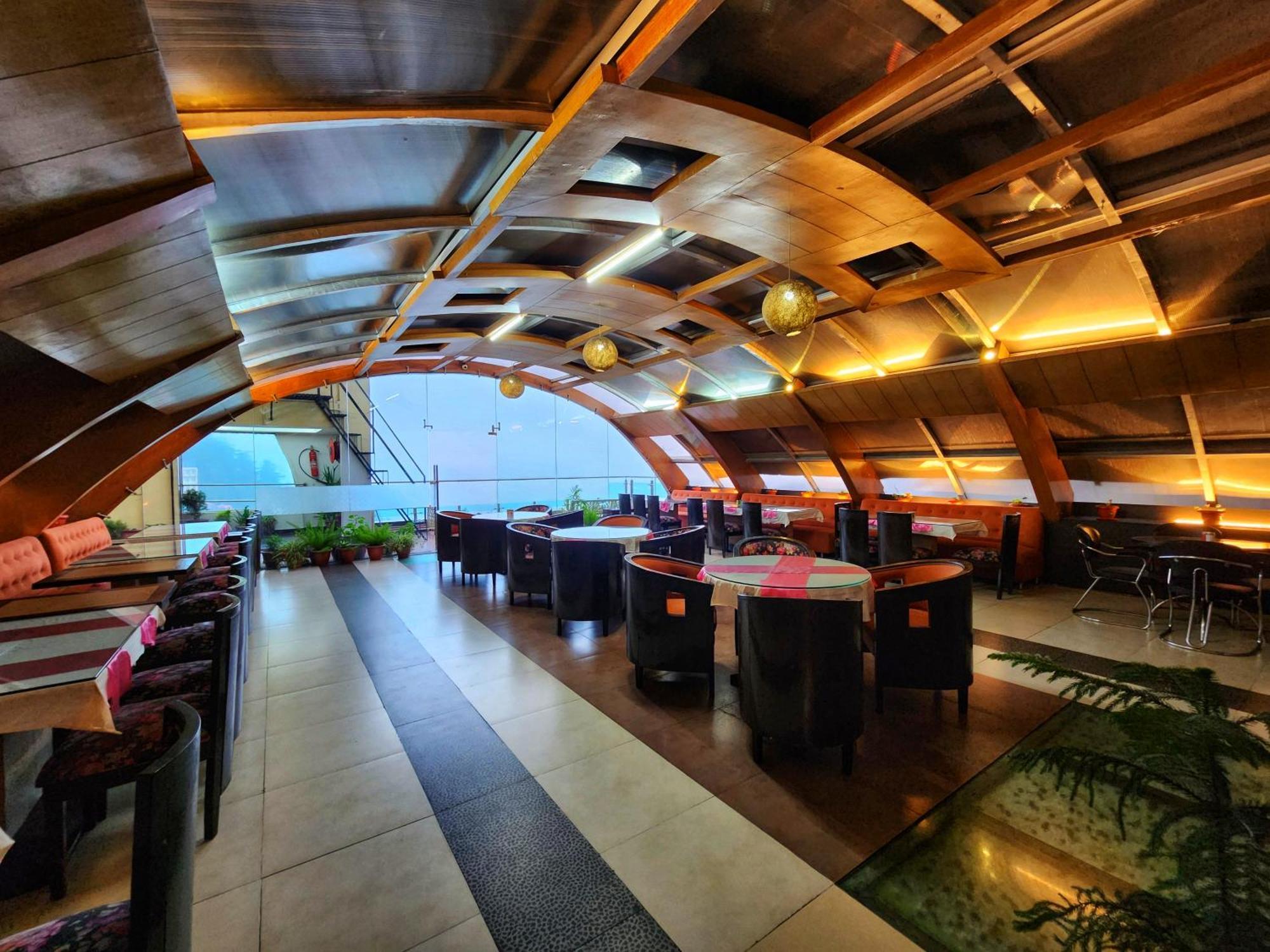 Hotel Surya シムラー エクステリア 写真
